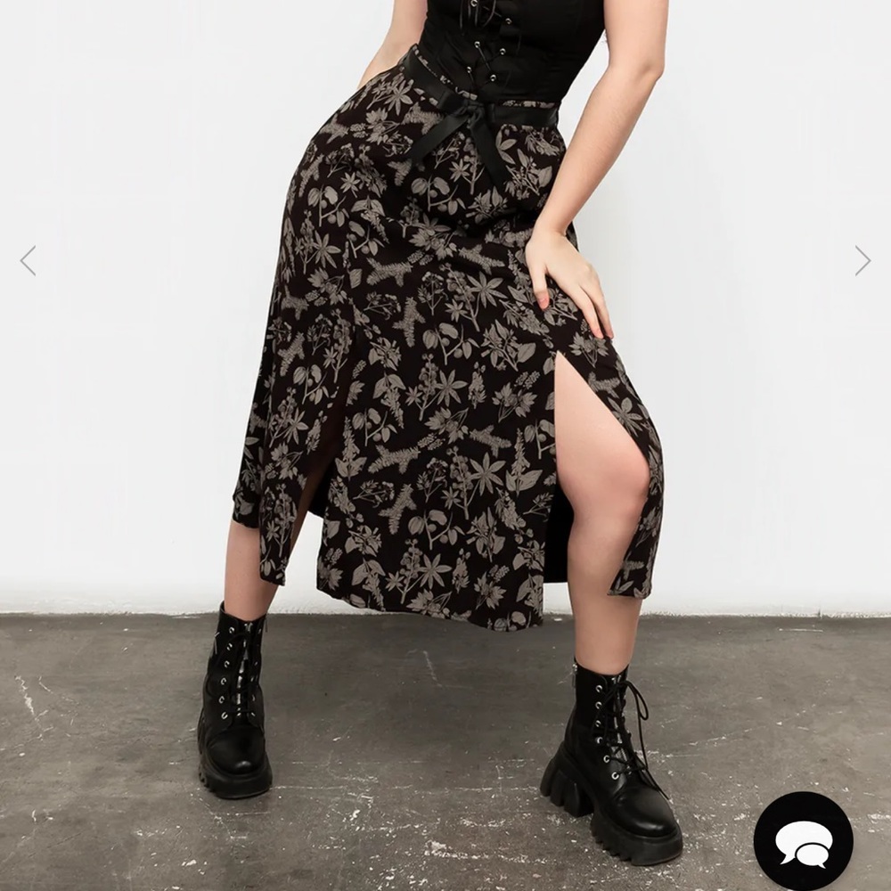 Disturbia Poisonous Plants Split MIDI UK size 18
